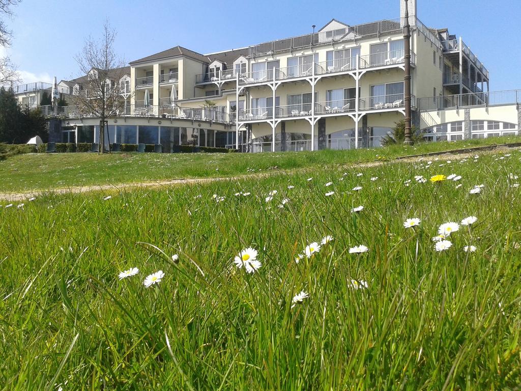 Seehotel Schloss Klink Exterior photo