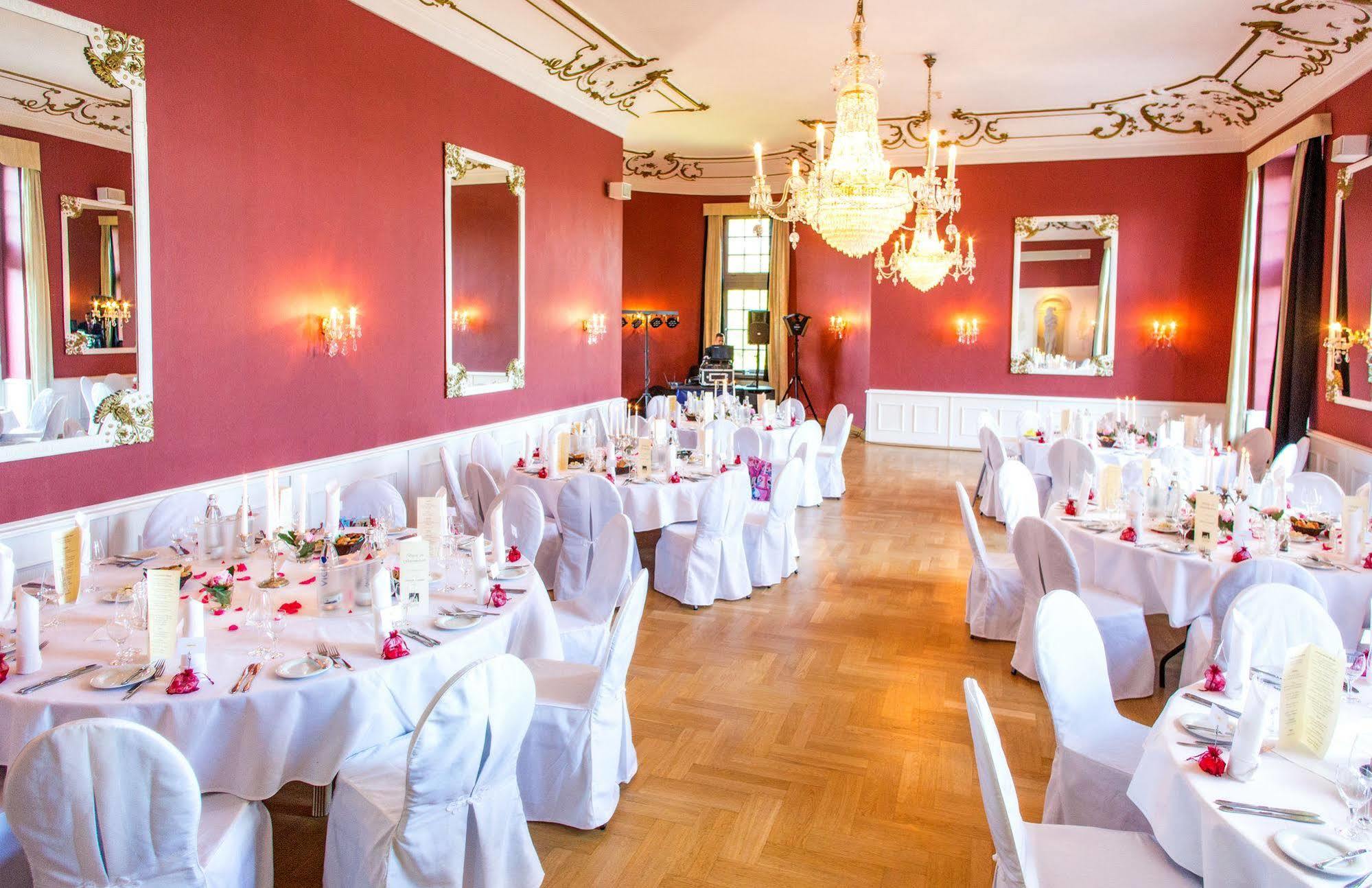 Seehotel Schloss Klink Exterior photo
