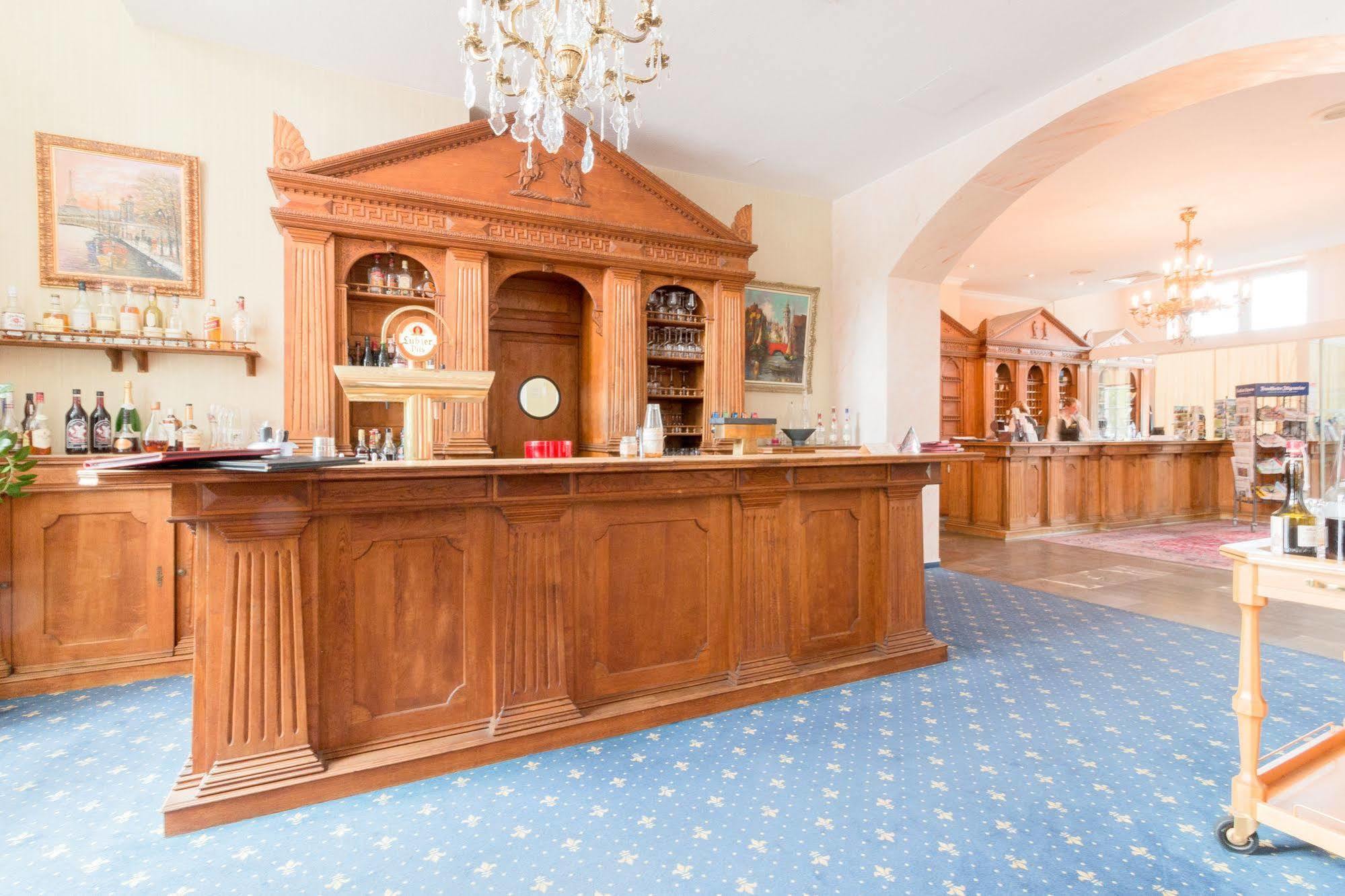 Seehotel Schloss Klink Exterior photo