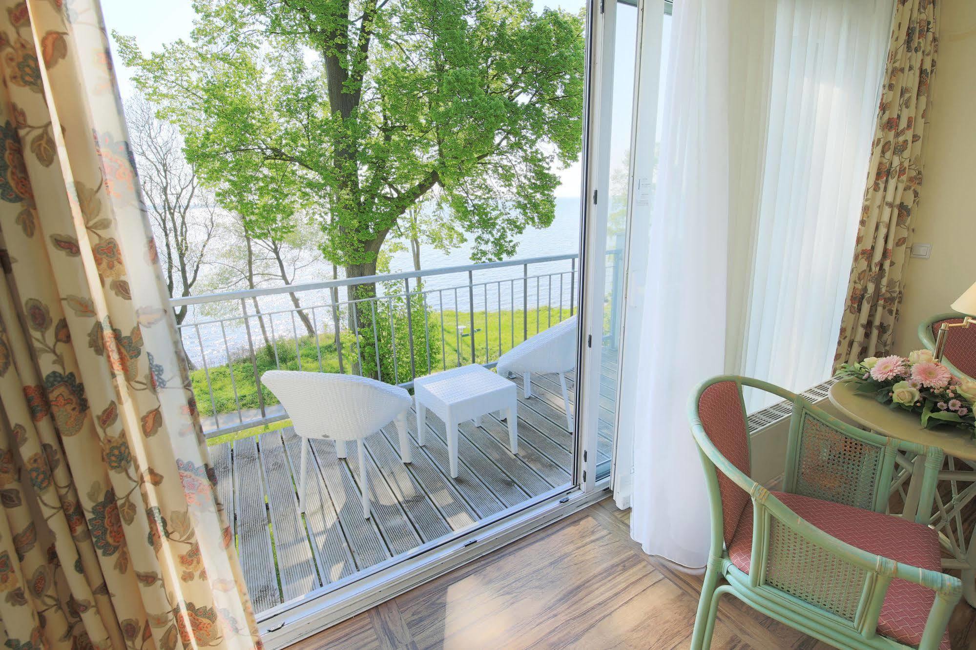 Seehotel Schloss Klink Exterior photo