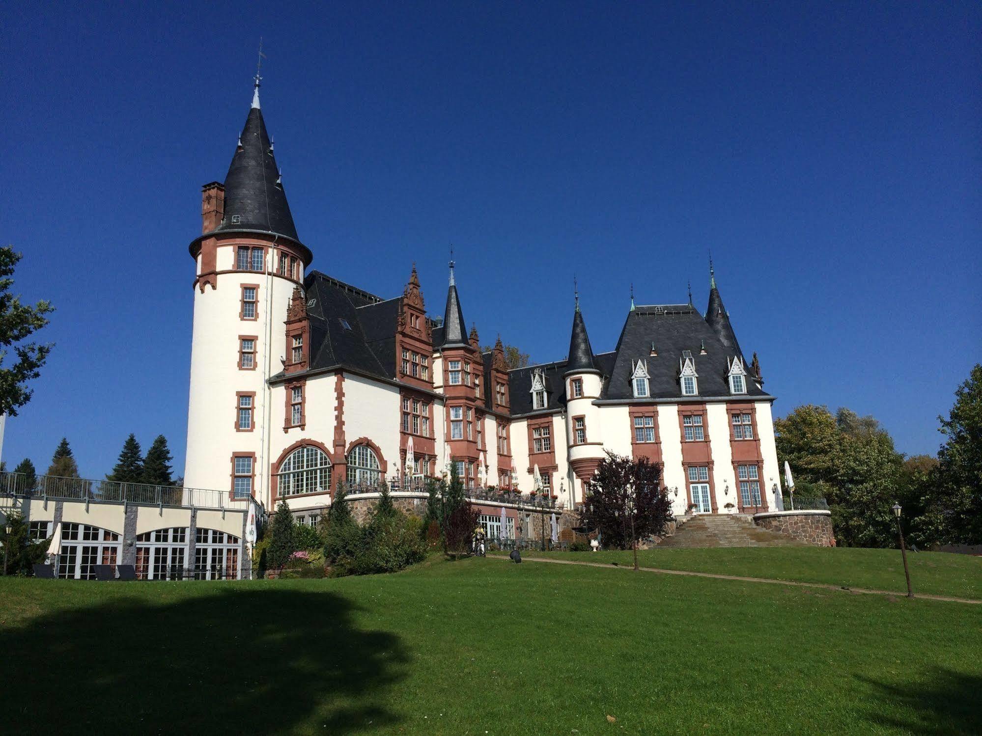 Seehotel Schloss Klink Exterior photo
