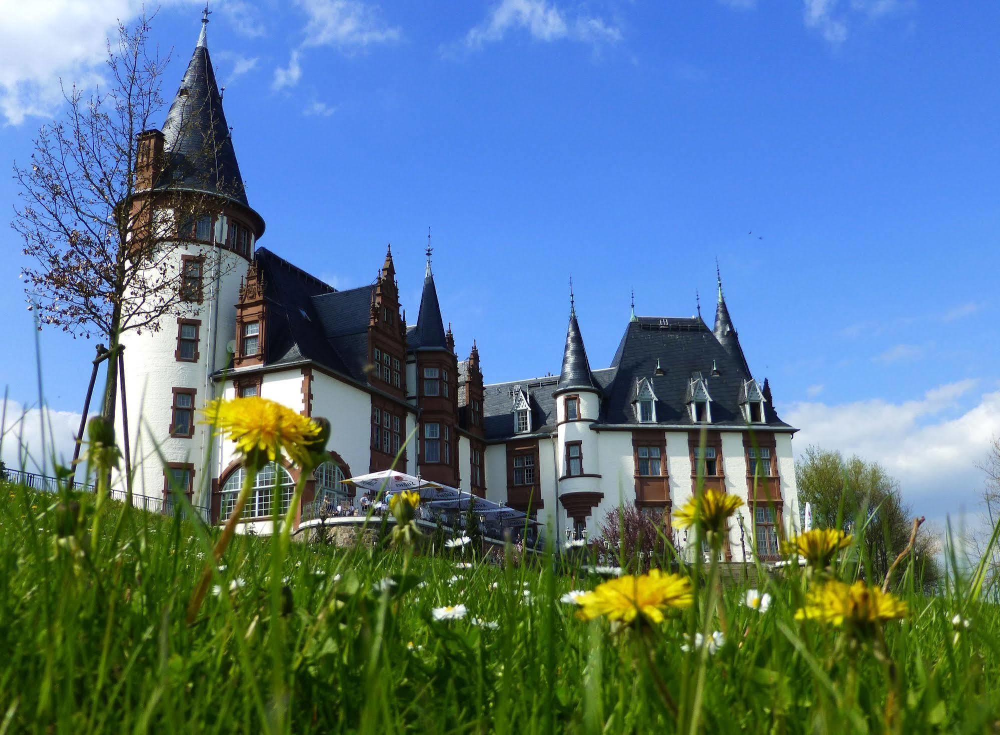 Seehotel Schloss Klink Exterior photo
